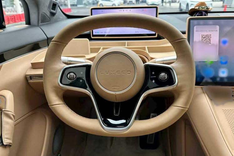 Used Hima Luxeed R7 2024 All-Electric 802 km Max
