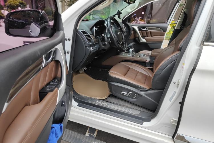 Used Haval H9 2017 2.0T Gasoline 4x4 Premium 5-Seater Driver Seat