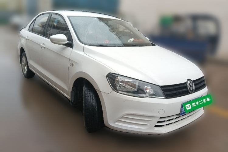 Used Volkswagen Jetta 2015 Zhuihui Edition 1.4L Manual Fashion Model Front Right 45 Deg
