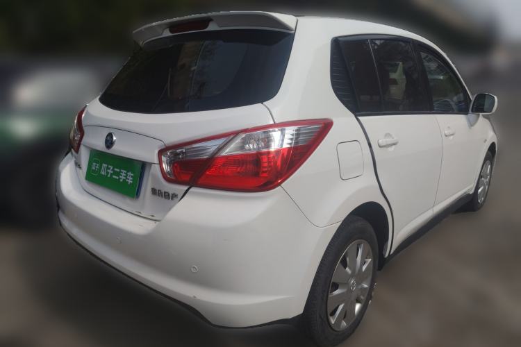 Used Venucia R50 2015 1.6L Manual Fashion Edition
