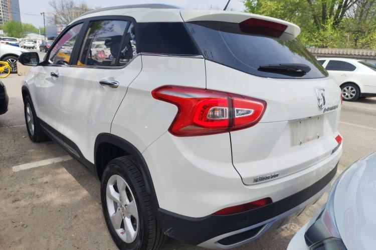 Used Baojun 510 2017 1.5L Manual Fashion Model Exterior 2