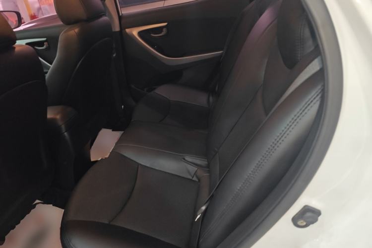 Used Hyundai Elantra (5th Generation / Langdong) 2016 1.6L Automatic Smart Version