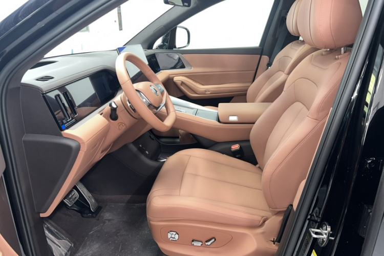 Used Denza N8L 2025 Model Flagship Model
