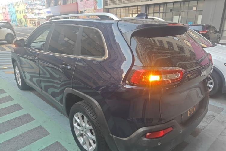 Used Jeep Cherokee 2016 2.0L Superior Edition