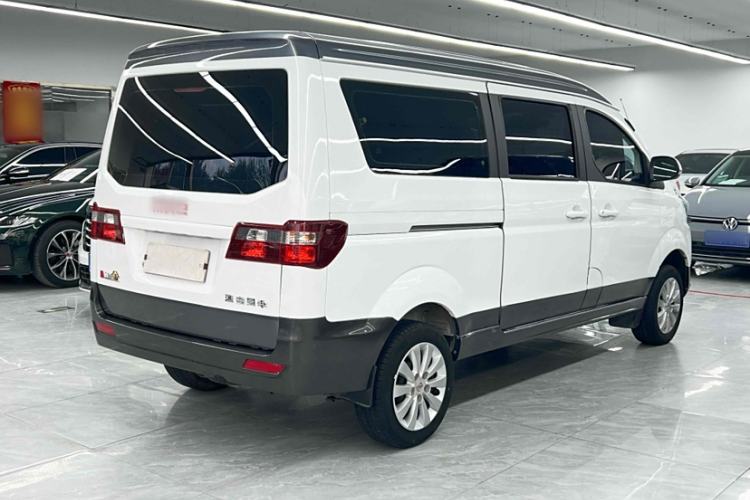 Used Jinbei Gold Hiace M Classic 2022 Panda Edition 1.5L Engineering Lion Passenger Van 6 Seats