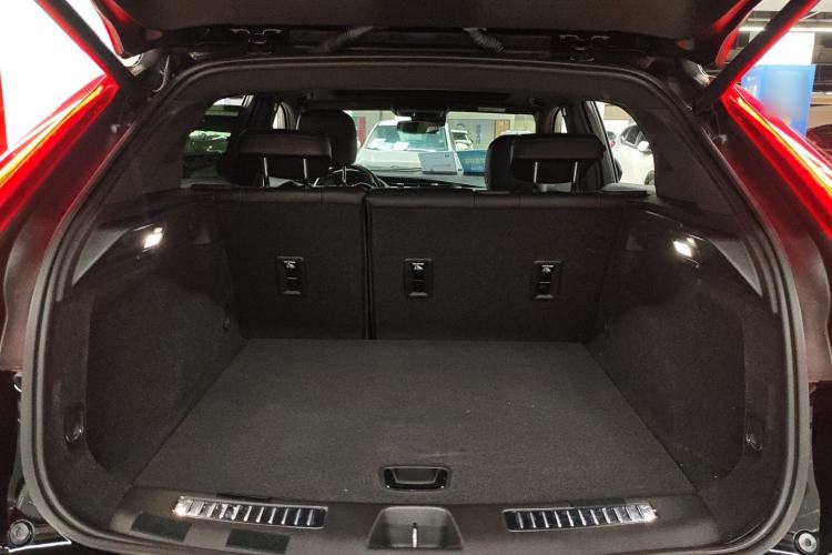 Used Cadillac XT4 2022 28T Two-Wheel-Drive Luxury Version