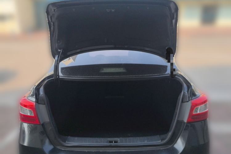 Used Nissan Sylphy 2019 1.6XV CVT Smart Connect Luxury Edition China V Standard Trunk