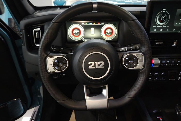 Used 212 T01 2025 2.0T Changfeng
