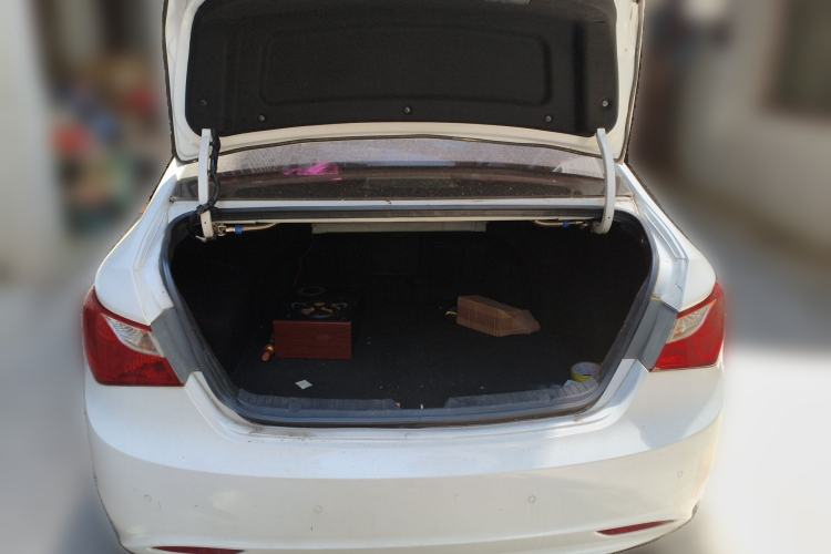 Used Hyundai Sonata 2013 2.0L Automatic Luxury Edition Trunk