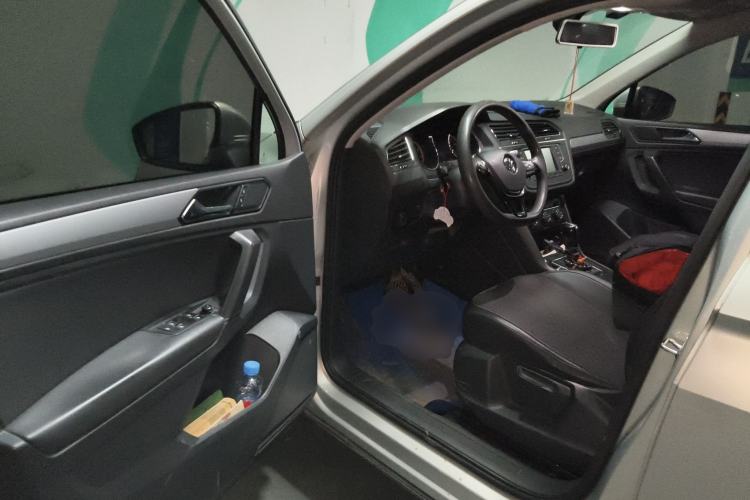 Used Volkswagen Tiguan L 2017 330TSI Automatic Two-Wheel Drive Luxury Edition Driver Seat