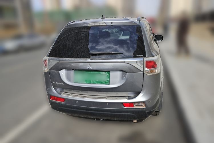 Used Mitsubishi Outlander 2013 2.4L 4x4 Luxury Navigation Edition 5 Seats Rear