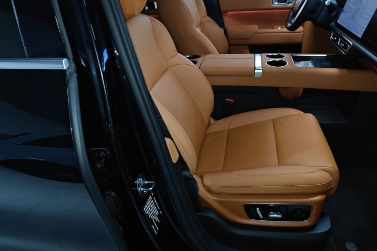 Used Li Auto L8 2025 Max Smart Refresh Edition
