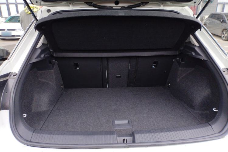 Used Volkswagen T-ROC 2021 Revised Version 280TSI DSG Two-Wheel Drive Elite Connect Edition Trunk