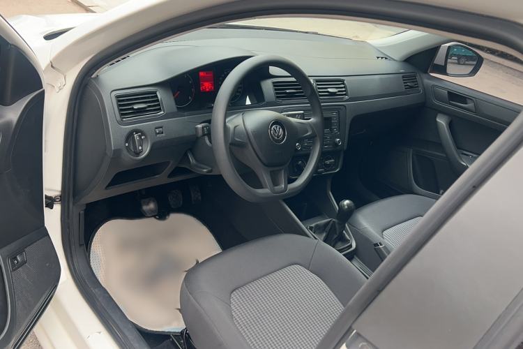 Used Volkswagen Santana 2016 1.6L Manual Fashion Edition
