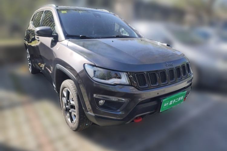 Used Jeep Compass 2017 200TS Automatic High-Performance All-Wheel Drive Edition Front Right 45 Deg