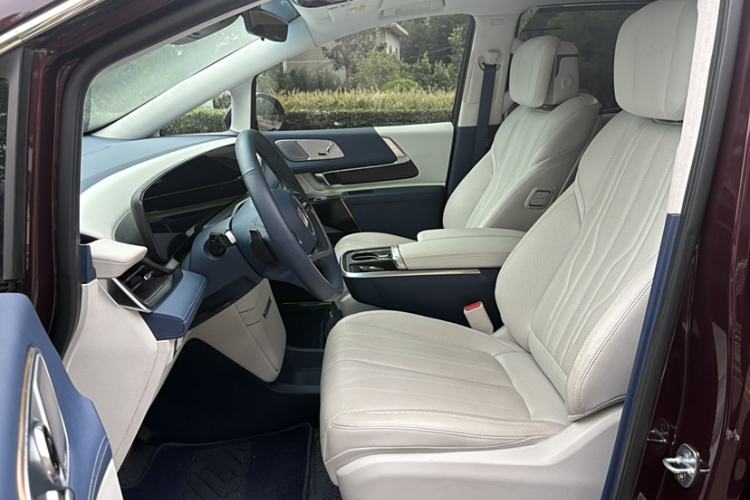 Used Buick Century 2023 2.0T Six-Seater Yinshi Edition
