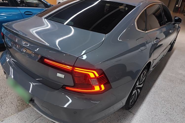 Used Volvo S90 New Energy 2022 T8 eDrive Hybrid Luxury Edition Rear Right 45 Deg