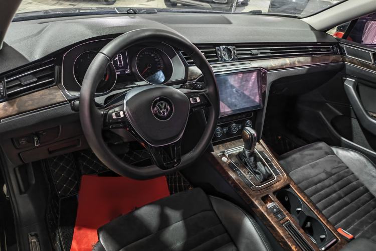 Used Volkswagen Magotan 2018 330TSI DSG Luxury Model Interior 1