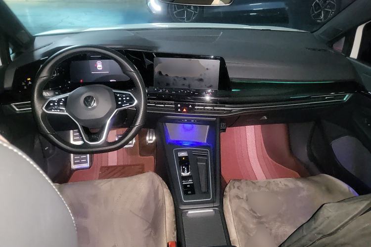 Used Volkswagen Golf 2021 280TSI DSG R-Line Center Console