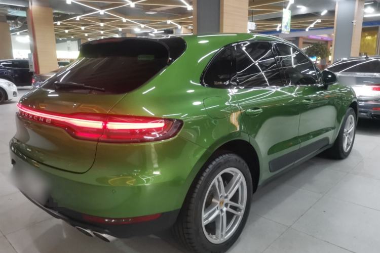 Used Porsche Macan 2018 Macan 2.0T Rear Right 45 Deg