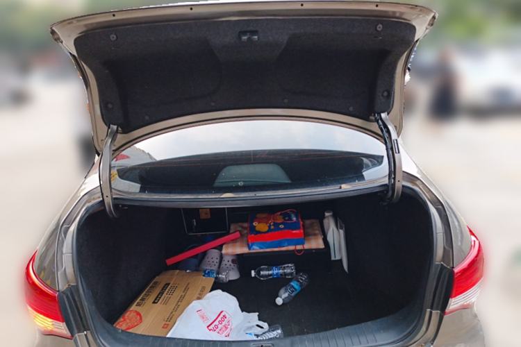 Used Nissan Sylphy 2016 Classic 1.6XE Automatic Leading Edition Trunk