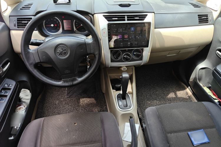 Used Venucia R50 2012 1.6L Automatic Comfort Edition Center Console