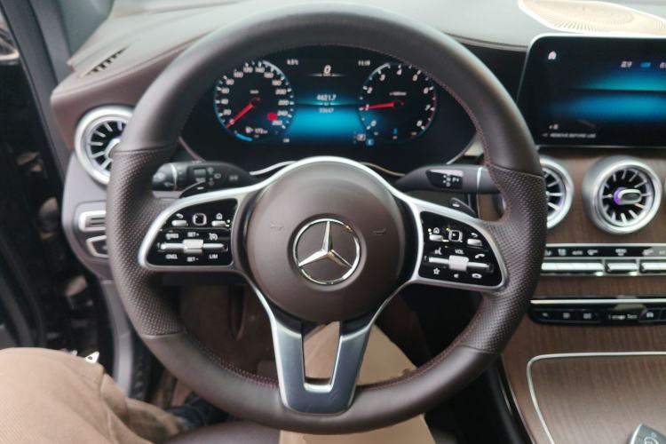 Used Mercedes-Benz GLC 2022 Second Facelift GLC 260 L 4MATIC Luxury Edition Steering Wheel