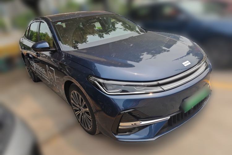 Used Geely Galaxy A7 2025 Model EM-i 150km Starship Edition Front Right 45 Deg