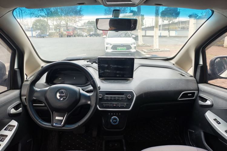 Used JMEV E200L 2020 E200L Standard Model (302 KM)