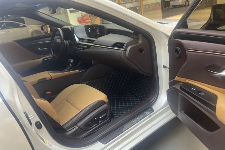 Used Lexus ES 2018 200 Excellence Edition China V Standard