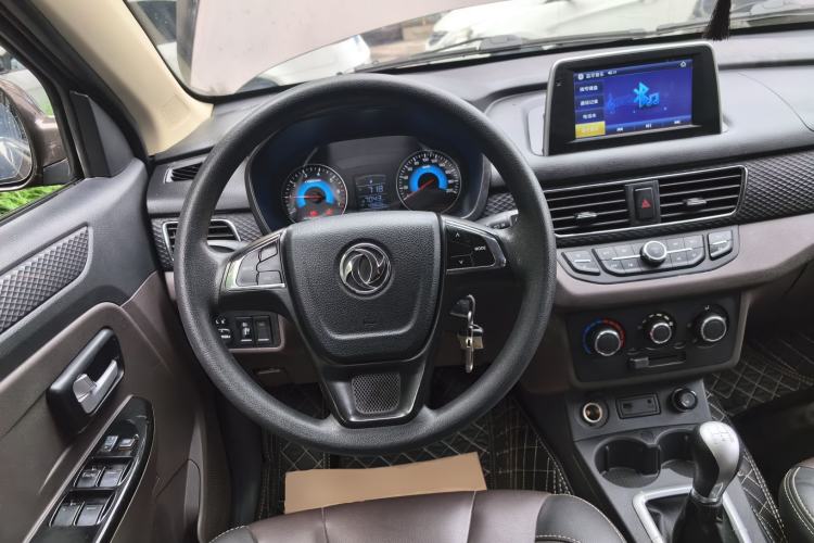 Used Dongfeng Fengon 330 2019 1.5L 330S Manual Comfort Version China VI Standard
