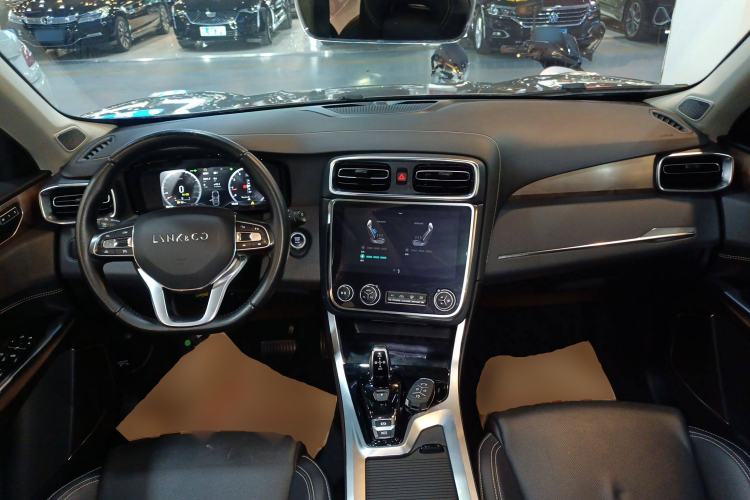 Used Lynk & Co 01 2019 2.0T Two-Wheel-Drive Pro Version China VI Standard
