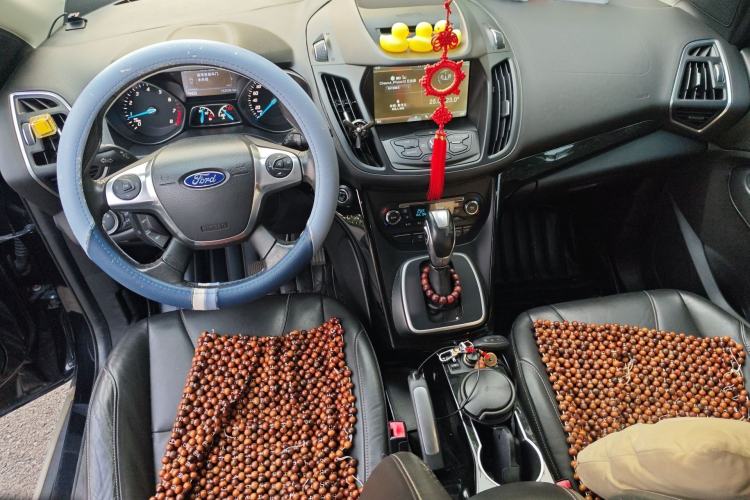 Used Ford Kuga 2013 2.0L GTDi Four-Wheel-Drive Sport Model Center Console