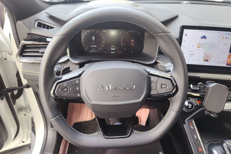 Used Lynk & Co 06 2023 Remix 1.5T Dynamic Halo Steering Wheel