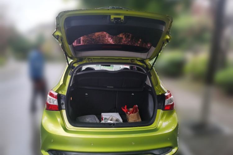 Used Nissan Tiida 2016 1.6L CVT Smart Drive Edition Trunk