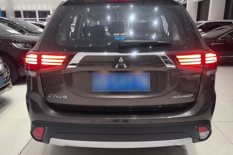 Used Mitsubishi Outlander 2018 2.0L Two-Wheel Drive Glory Edition 5 Seats