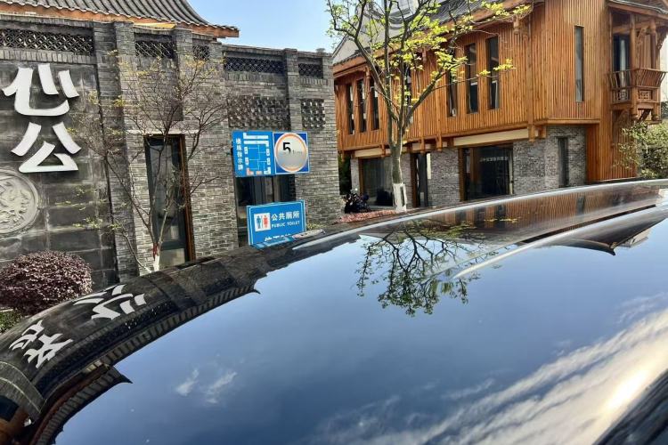 Used FORTHING Lingzhi 2023 M5L 1.6L Base Model 7 Seats Roof