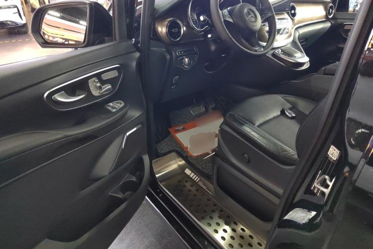 Used Mercedes-Benz V-Class 2020 V 260 L Long-wheelbase Luxury Edition Driver Seat