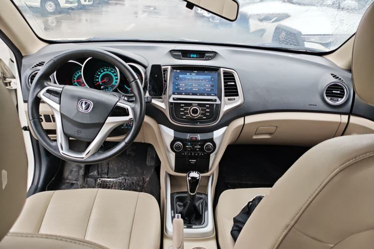 Used CHANGAN Eado 2014 1.6L Manual Luxury Model Center Console