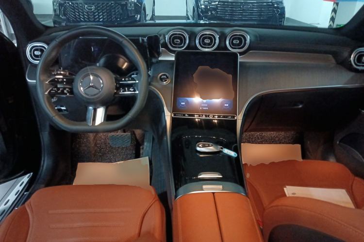 Used Mercedes-Benz GLC 2023 GLC 260 L 4MATIC Luxury Model 5 Seats
