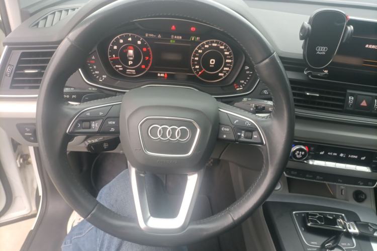 Used Audi Q5L 2018 40 TFSI Prestige Fashion Edition China VI Steering Wheel