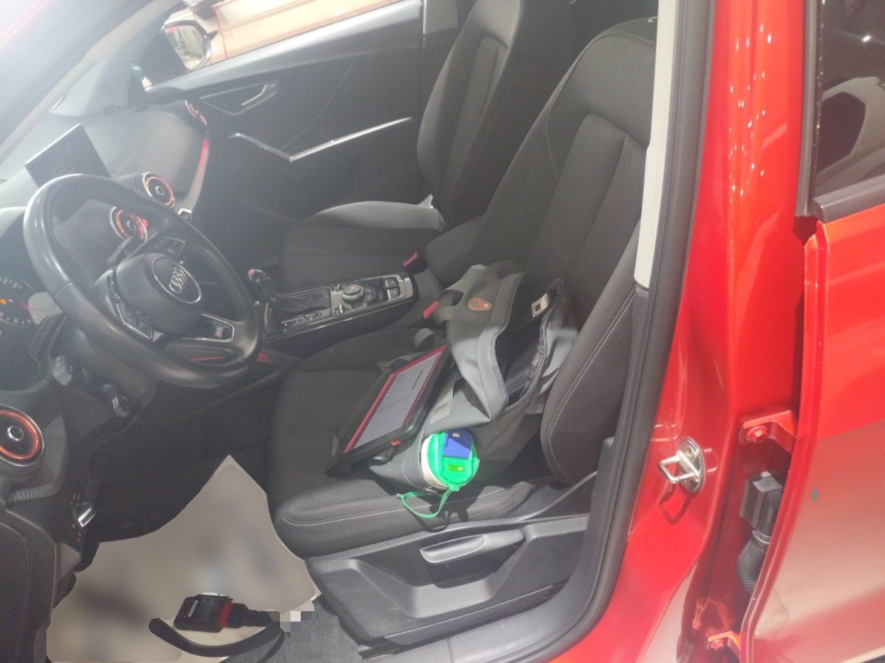 Переднее сиденье в автомобиле