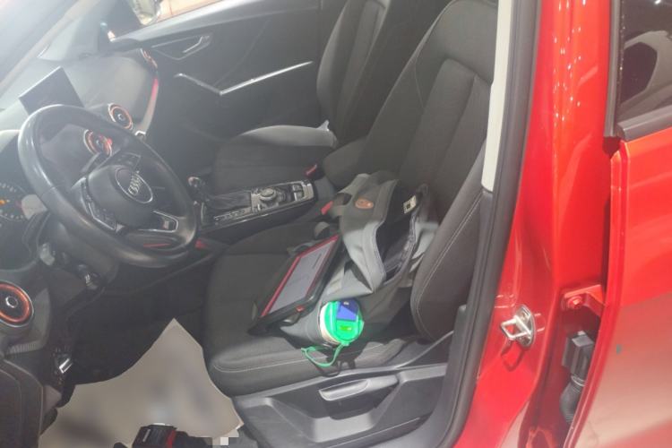 Used Audi Q2L 2018 35 TFSI Launch Exclusive Edition China VI Left Front Seat