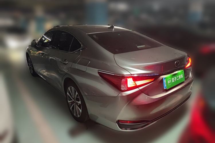 Used Lexus ES 2023 200 Excellence Edition
