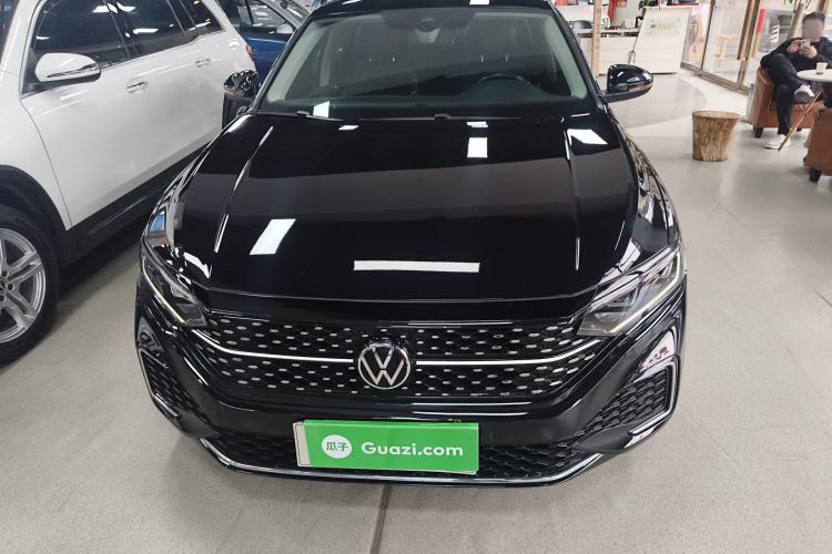 Used Volkswagen Passat 2022 330TSI Starry Luxury Edition Front