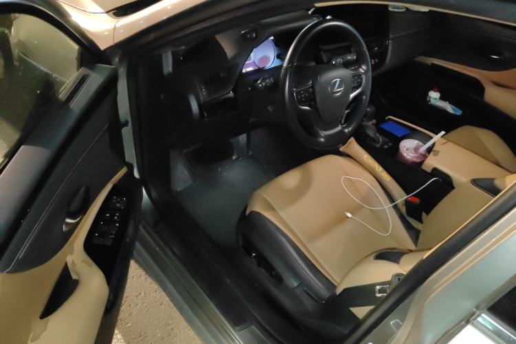 Used Lexus ES 2022 200 Excellence Edition
