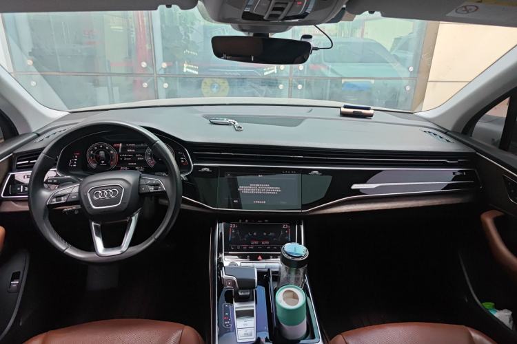 Used Audi Q7 2021 55 TFSI quattro S line Sport model
