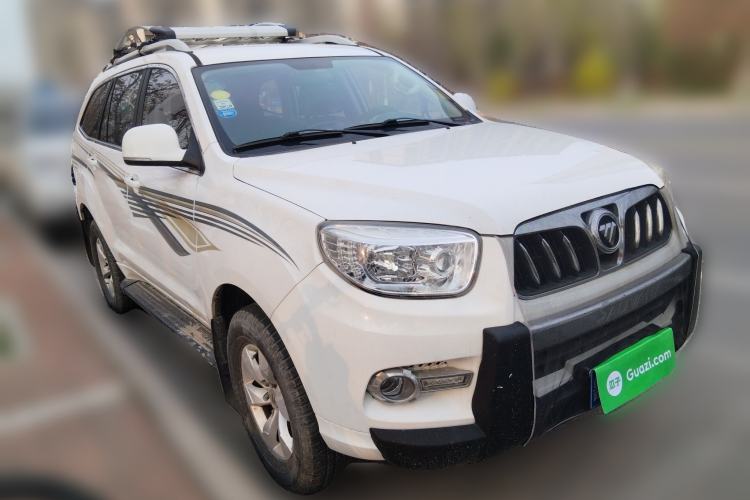 Used Foton Savana 2015 2.0T Manual 4x4 Gasoline Luxury 7-Seater
