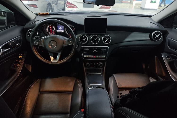 Used Mercedes-Benz GLA 2017 GLA 220 4MATIC Fashion Model
