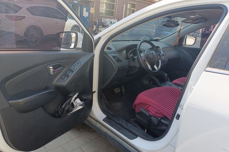 Used Hyundai ix35 2015 2.0L Automatic 2WD Smart Version China V Standard
